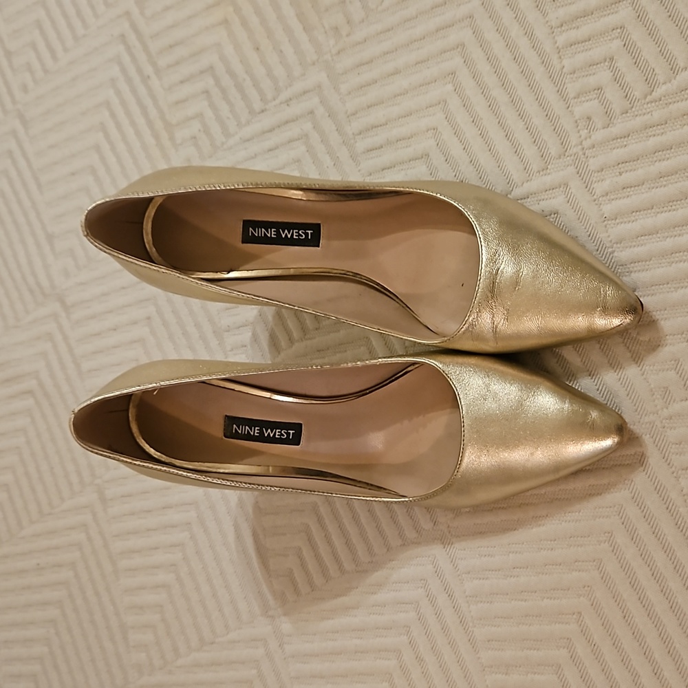 Gold Nine West pumps!
